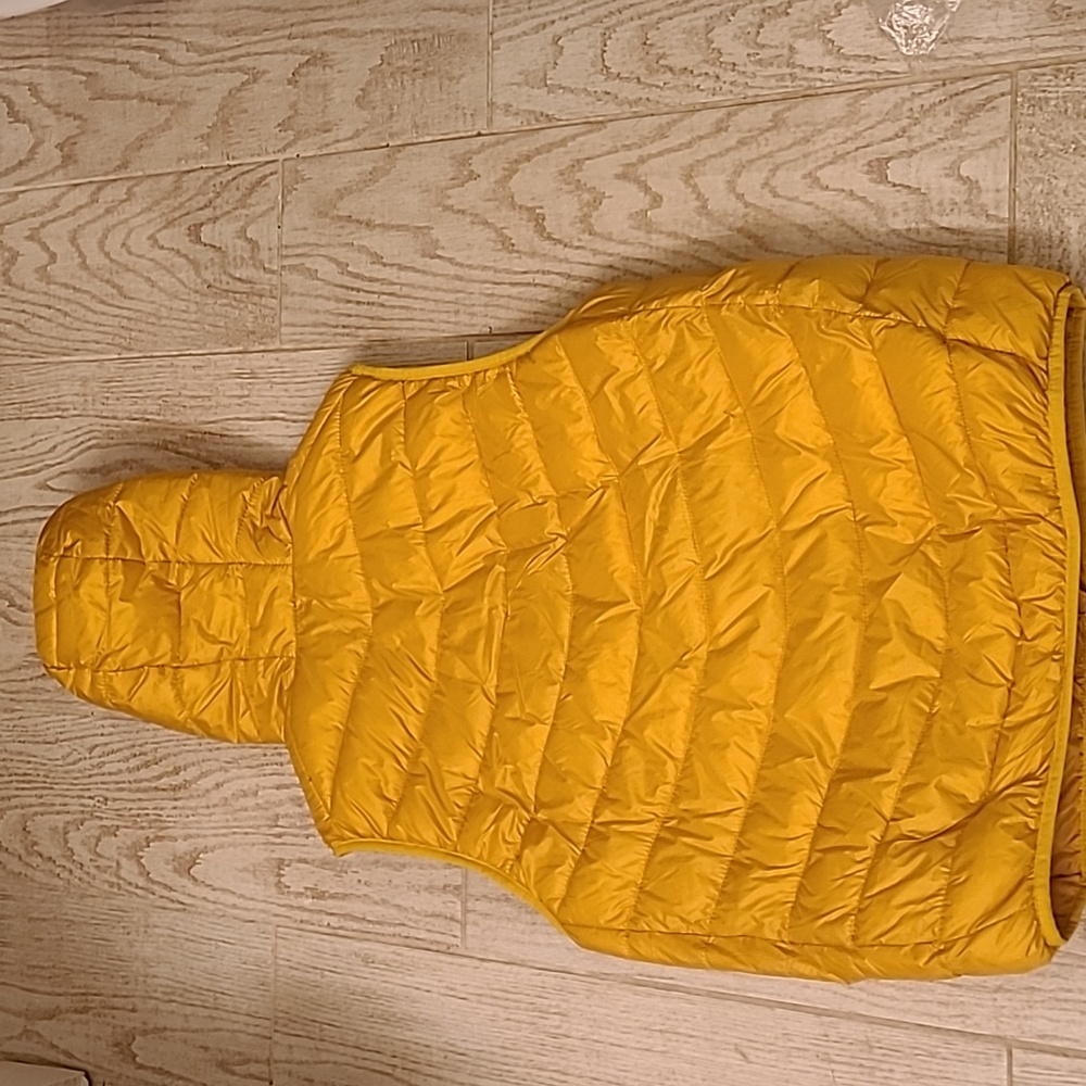 Zara Yellow Hooded Puffer Vest in a Size 13/14, BNWT!